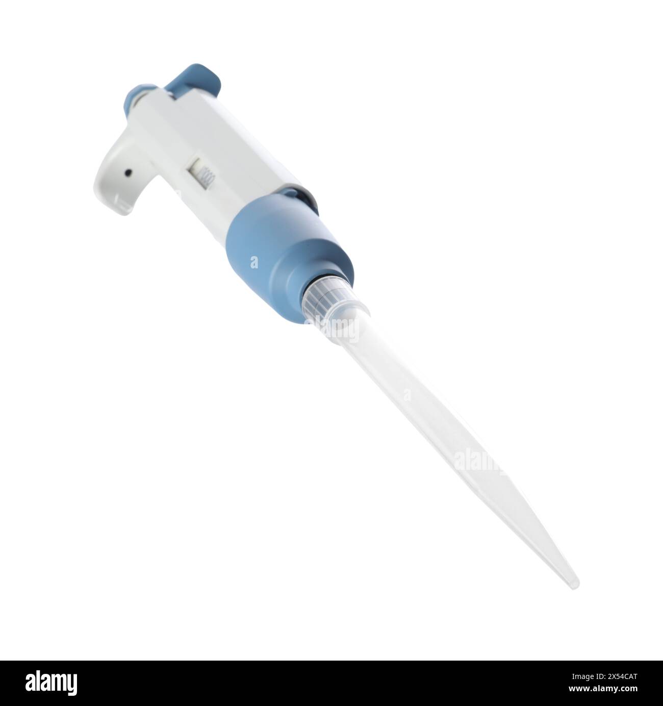 Analyse de laboratoire. Une micropipette isolée sur blanc Banque D'Images