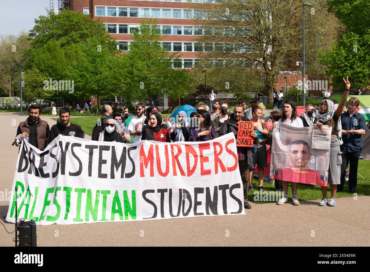Les manifestations étudiantes de l'Université de Manchester occupent le campus. Texte de la bannière BAE Systems assassine des étudiants palestiniens. Manchester Royaume-Uni Banque D'Images