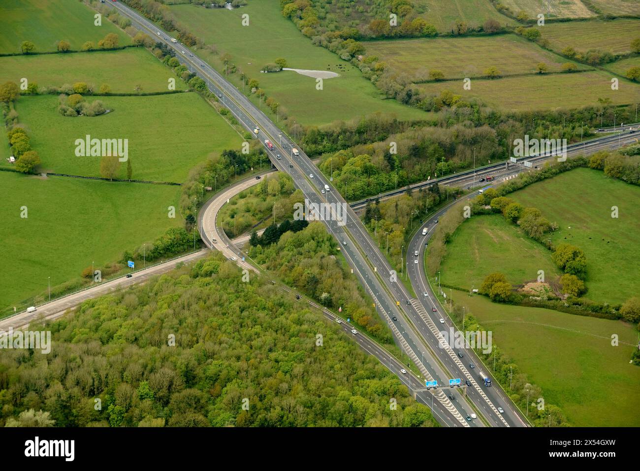 Une vue aérienne de la jonction des autoroutes M56/M53, Ellesmere Port, nord-ouest de l'Angleterre, Royaume-Uni Banque D'Images