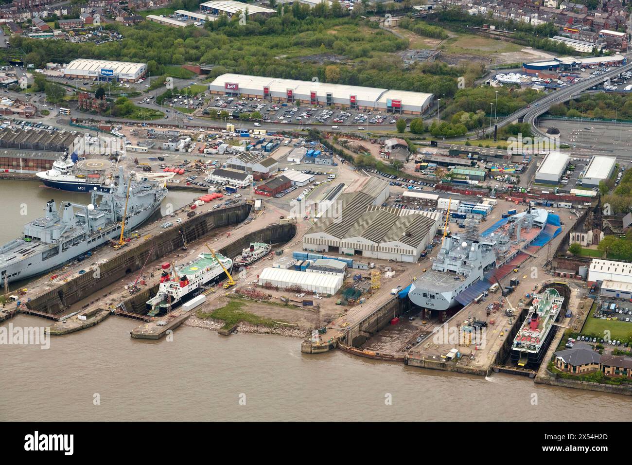 Photographie aérienne du chantier naval Carmel Laird, Birkenhead, Merseyside, nord-ouest de l'Angleterre, Royaume-Uni Banque D'Images