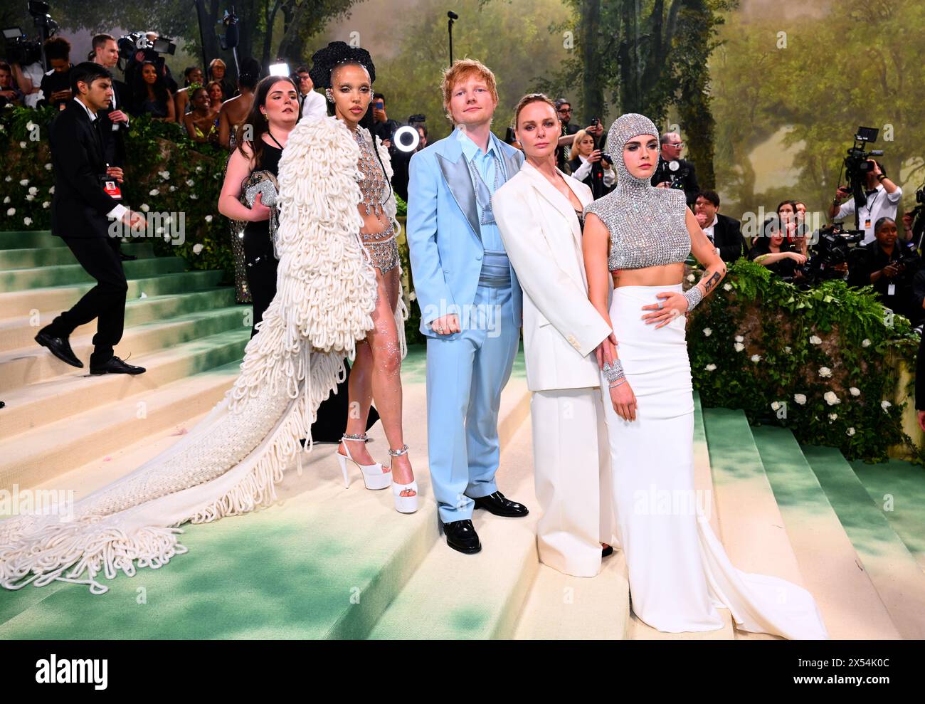 FKA Twigs, Ed Sheeran, Stella McCartney et Cara Delevingne participant au Metropolitan Museum of Art costume Institute bénéficient du Gala 2024 à New York, États-Unis. Date de la photo : lundi 6 mai 2024. Banque D'Images