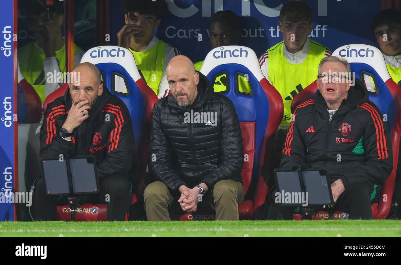 Londres, Royaume-Uni. 06 mai 2024 - Crystal Palace v Manchester United - premier League - Selhurst Park. Erik Ten Hag, manager de Manchester United, avec Mitchell van der Gaag (l) et Steve McLaren. Crédit photo : Mark pain / Alamy Live News Banque D'Images