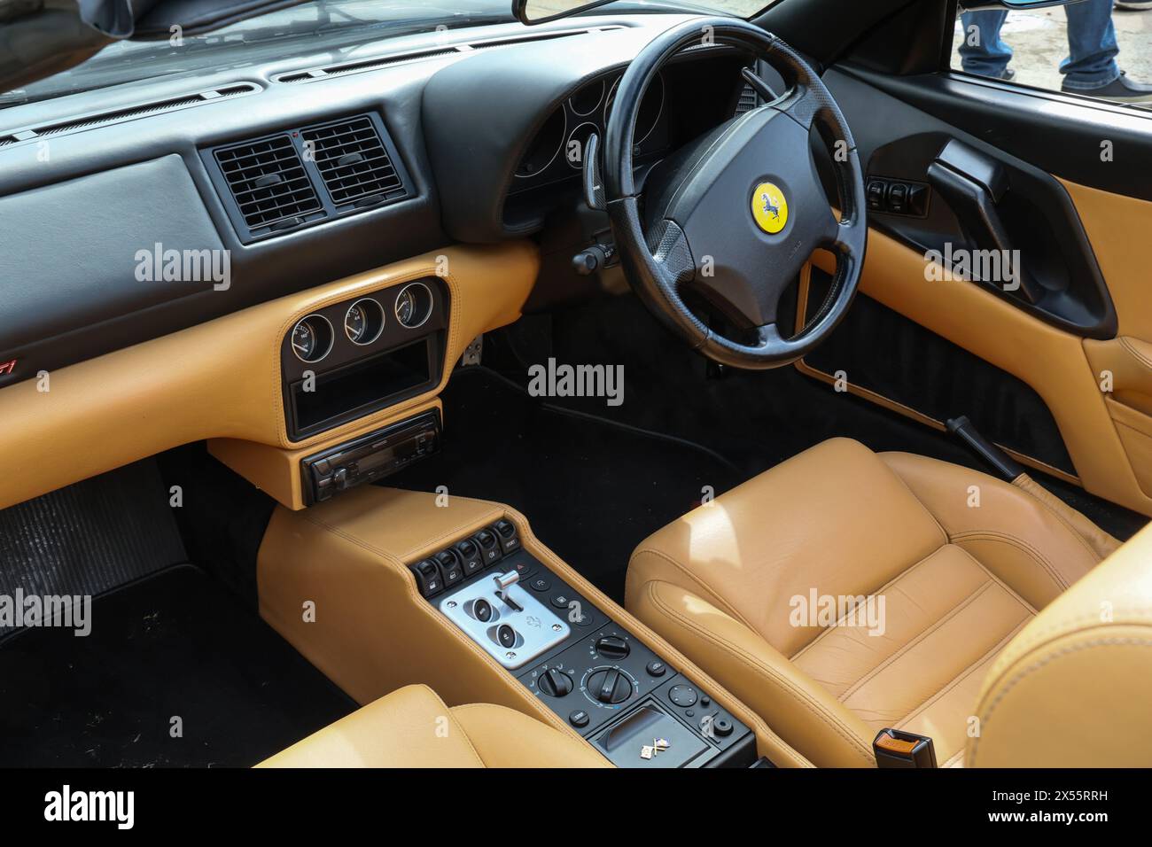 Ferrari 355 F1 intérieur à Italian car Day à Brooklands, 4 mai 2024, Brooklands Museum, Weybridge, Surrey, Angleterre, Royaume-Uni Banque D'Images