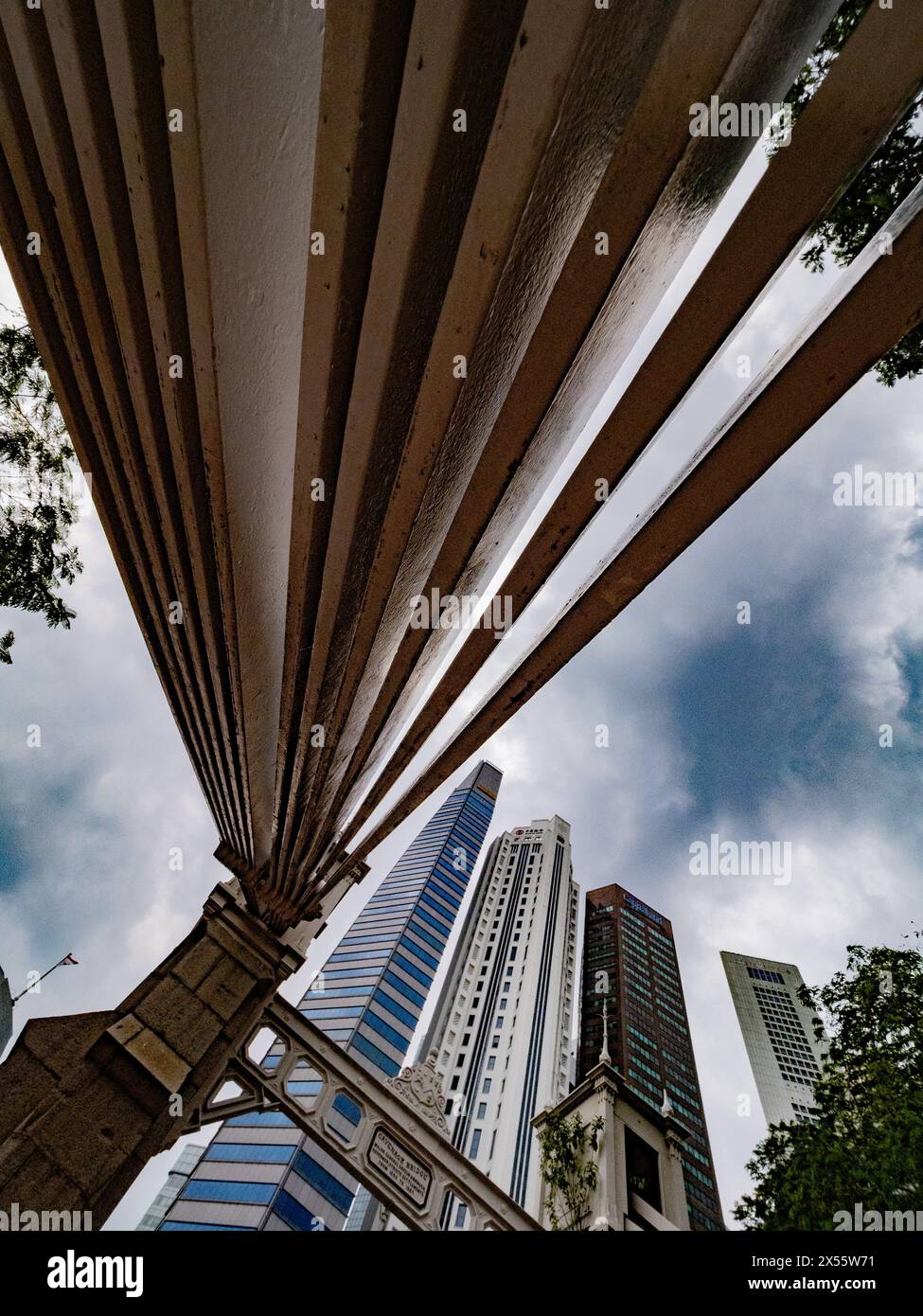 gratte-ciel de singapour sous un angle extrême et une perspective extrême Banque D'Images