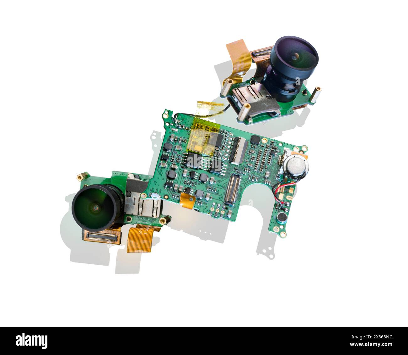 Technologie pour caméras de sport, caméras espions et plus encore. Microcircuits et lentilles de petite électronique. Caméra de sport en pièces. Composants électroniques Banque D'Images