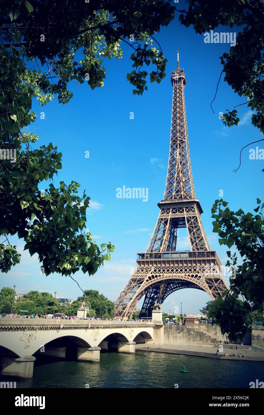 Pont d'Iéna. Tour Eiffel. Paris. France. Banque D'Images