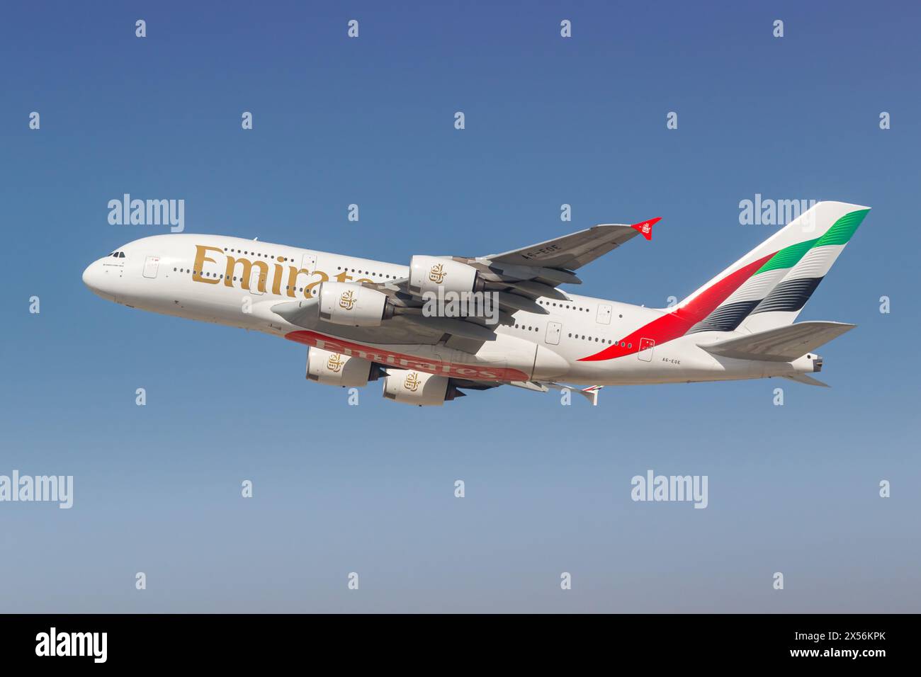 Dubaï, Émirats arabes Unis - 17 février 2024 : un Airbus A380-800 d'Émirats avec le numéro d'immatriculation A6-EOE à l'aéroport de Dubaï, Uni Banque D'Images