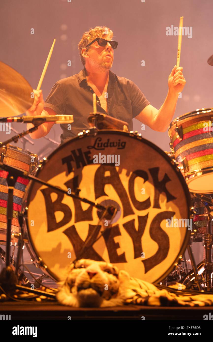 Patrick Carney des Black Keys sur scène à l'O2 Academy Brixton, Londres. Crédit : John Barry/Alamy Live News Banque D'Images Patrick Carney des Black Keys sur scène à l'O2 Academy Brixton, Londres. Crédit : John Barry/Alamy Live News Banque D'Images