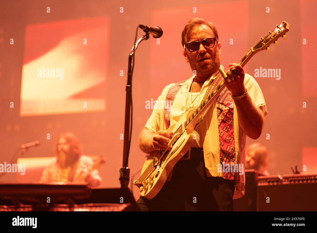 Dan Auerbach des Black Keys sur scène à l'O2 Academy Brixton, Londres. Crédit : John Barry/Alamy Live News Banque D'Images Dan Auerbach des Black Keys sur scène à l'O2 Academy Brixton, Londres. Crédit : John Barry/Alamy Live News Banque D'Images