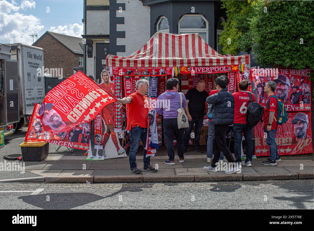 Drapeaux Juergen Klopp à vendre à Liverpool, Liverpool, Royaume-Uni Banque D'Images