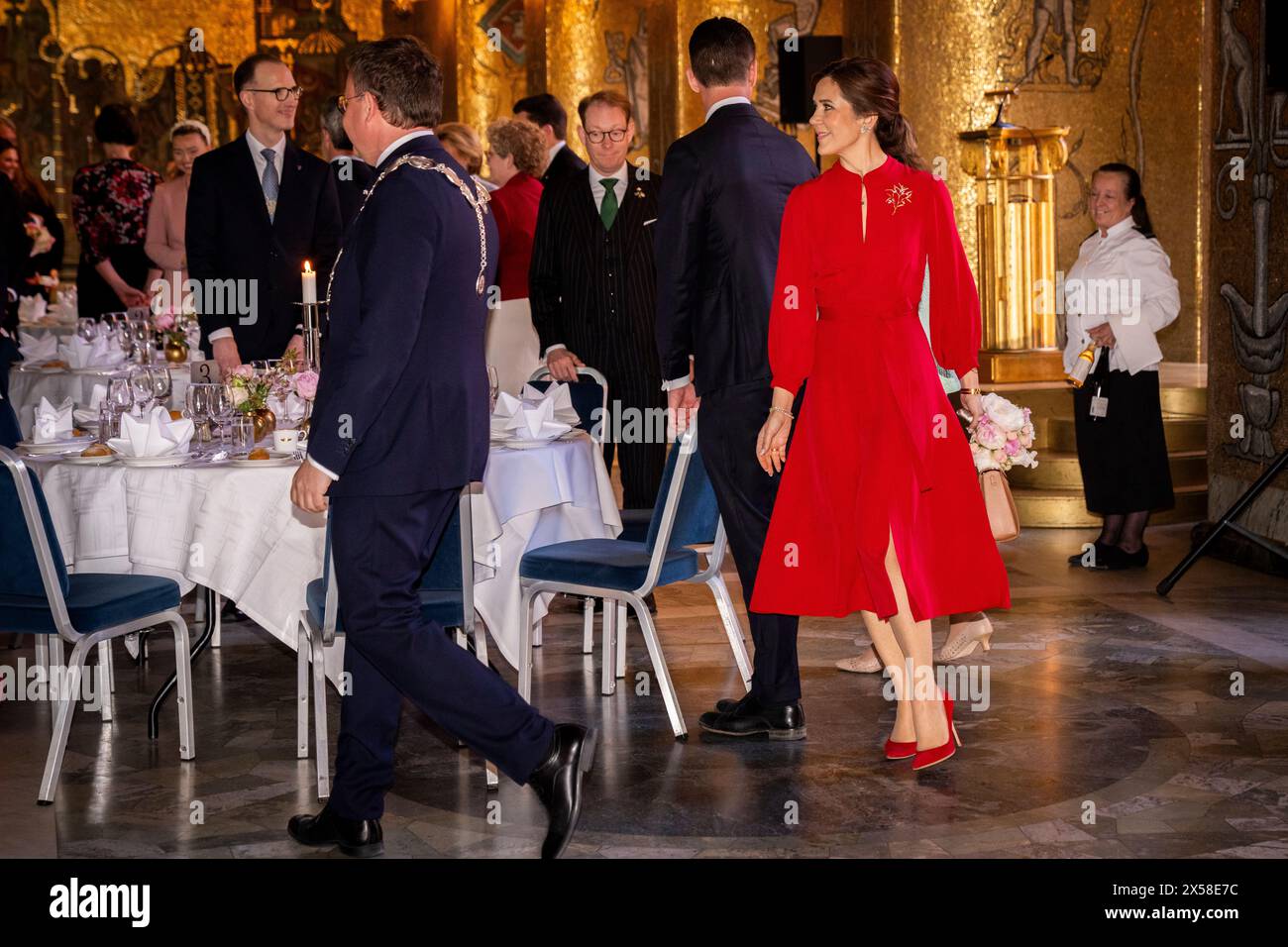 Stockholm, Suède. 07 mai 2024. La reine Mary s'assoit au petit déjeuner officiel de la ville de Stockholm à l'hôtel de ville, le mardi 7 mai 2024. Le couple du prince héritier suédois et le prince Carl Philip et la princesse Sofia participent également au petit déjeuner. Lundi et mardi, le couple royal danois effectue sa première visite d’État en Suède. Lors de la visite d’Etat, le couple royal rencontrera, entre autres, des astronautes danois et suédois, visitera la station de la flotte Berga et assistera à un dîner de gala au Palais Royal. (Photo : IDA Marie Odgaard/Ritzau Scanpix) crédit : Ritzau/Alamy Live News Banque D'Images