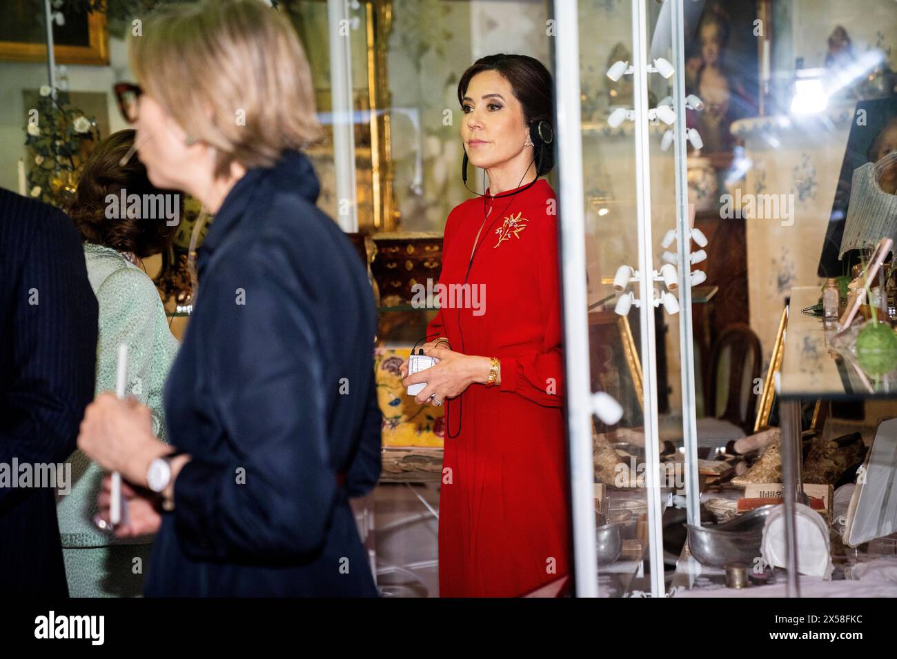 Reine Marie lors d'une visite au Musée nordique de Stockholm, mardi 7 mai 2024. Au Musée nordique, le couple royal participe à une visite de l'exposition 'Nordbo', qui raconte les gens et la vie dans les pays nordiques au cours des 500 dernières années. Le couple royal plante par la suite un pommier de Graasten. Lundi et mardi, le couple royal danois effectue sa première visite d’État en Suède. Lors de la visite d’Etat, le couple royal rencontrera entre autres des astronautes danois et suédois, visitera la station de la flotte Berga et assistera à un dîner de gala au Palais Royal. (Photo : IDA M Banque D'Images