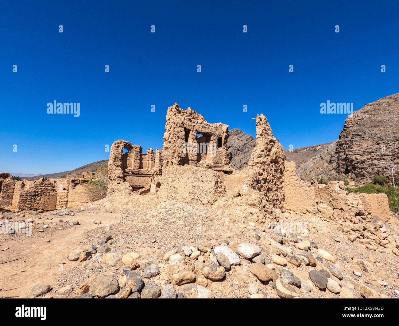 Les ruines du château de Tanuf, Wadi Tanuf, Al Dahiliyah, Oman Banque D'Images