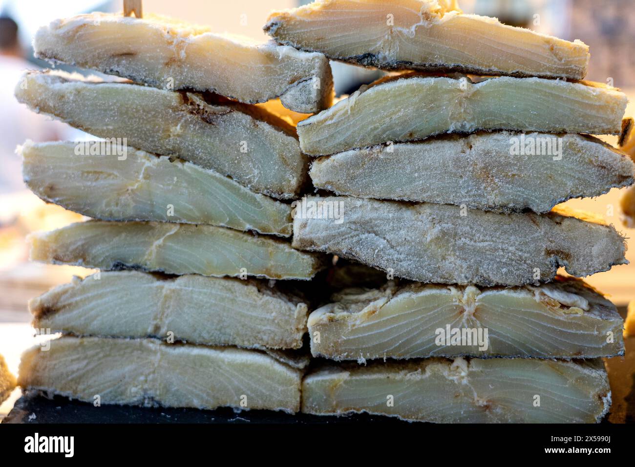 Morue salée traditionnelle bacalhau dans un marché à Porto Portugal Banque D'Images