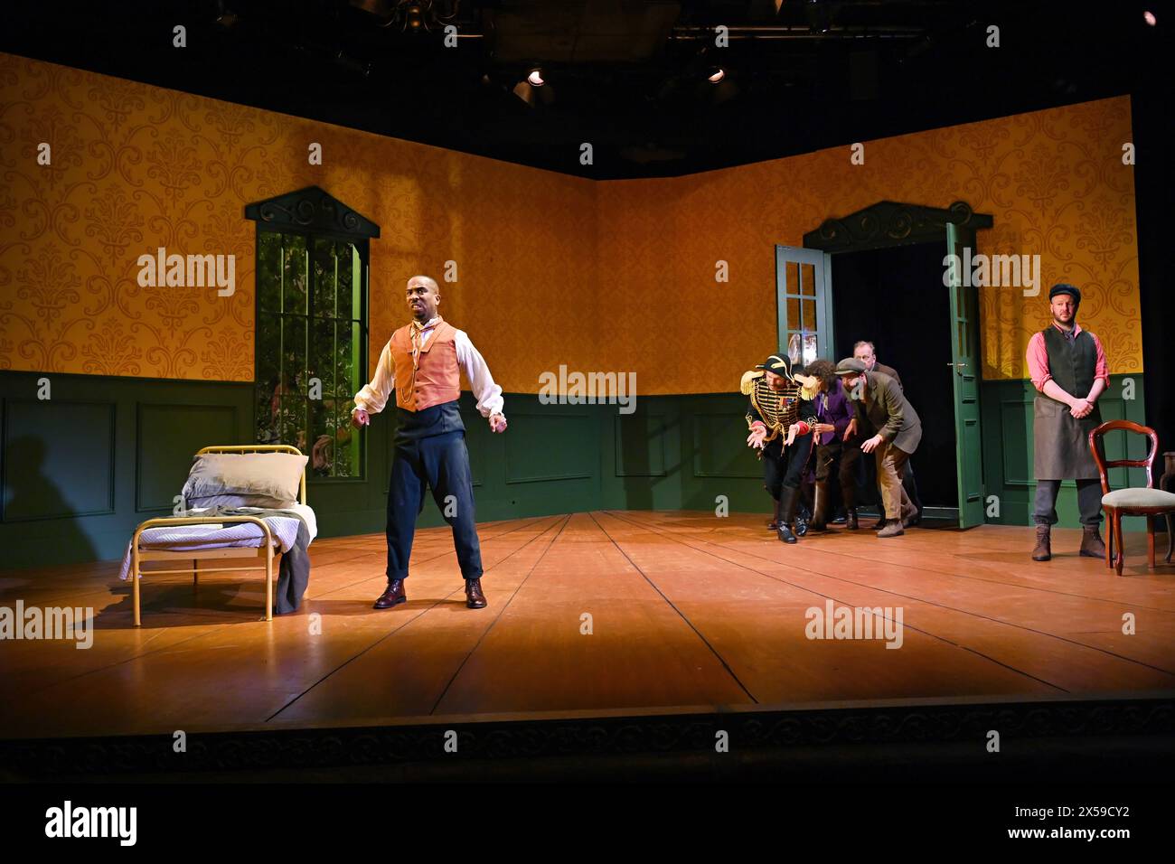 LONDRES, ANGLETERRE, Royaume-Uni - 07 MAI 2024 : Kiell Smith-Bynoe dans le rôle de Percy Fopdoodle Casts du Government Inspector, Marylebone Theatre, Rudolf Steiner House, Londres, Royaume-Uni. Crédit : Voir Li/Picture Capital/Alamy Live News Banque D'Images