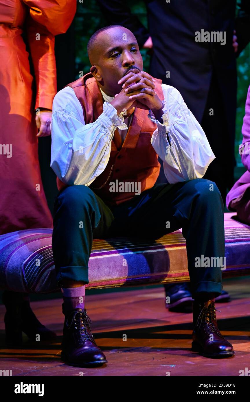 LONDRES, ANGLETERRE, Royaume-Uni - 07 MAI 2024 : Kiell Smith-Bynoe dans le rôle de Percy Fopdoodle Casts du Government Inspector, Marylebone Theatre, Rudolf Steiner House, Londres, Royaume-Uni. Crédit : Voir Li/Picture Capital/Alamy Live News Banque D'Images