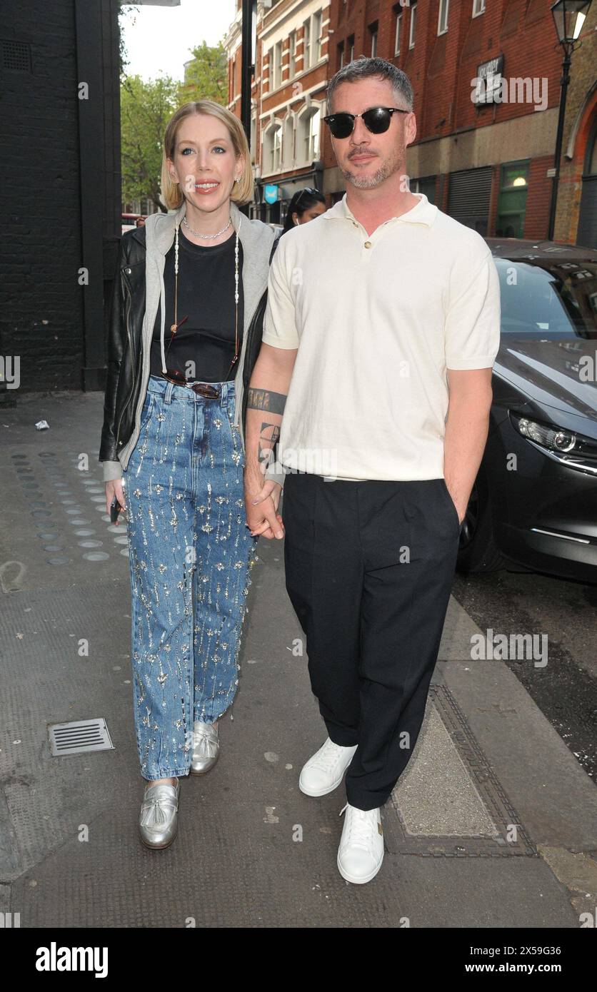 Katherine Ryan et Bobby Koostra à l'Oscar's Book Prize 2024, The Ivy Club, West Street, le mardi 07 mai 2024 à Londres, Angleterre, Royaume-Uni. CAP/CAN ©CAN/Capital Pictures Banque D'Images