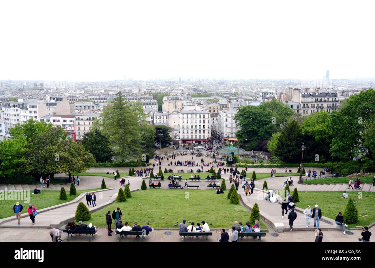 Vue générale depuis la Basilique du Sacré coeur de Montmartre. Date de la photo : mercredi 8 mai 2024. Banque D'Images