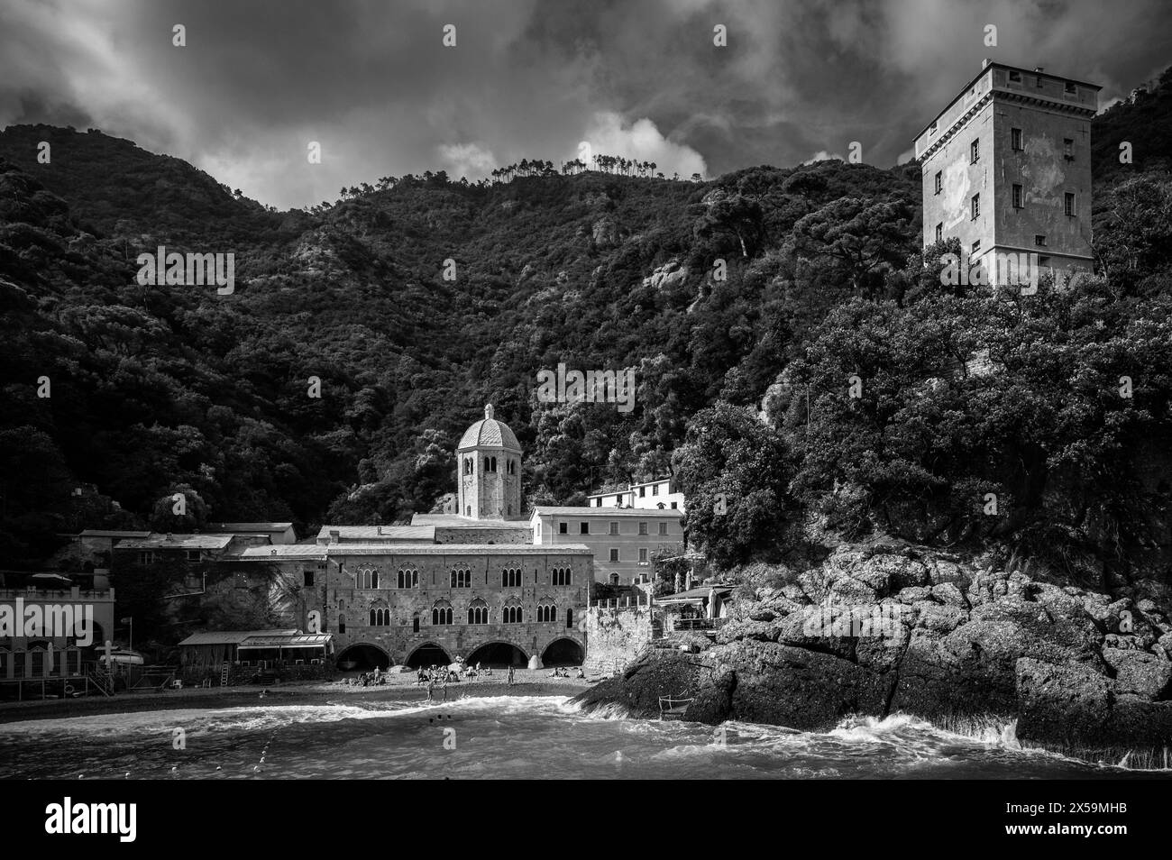 Magie de Ligurie. Des images intemporelles. Ancienne abbaye de San Fruttuoso, baie et bâtiment historique gardé par la FAI. Fonds italien pour l'environnement. Banque D'Images