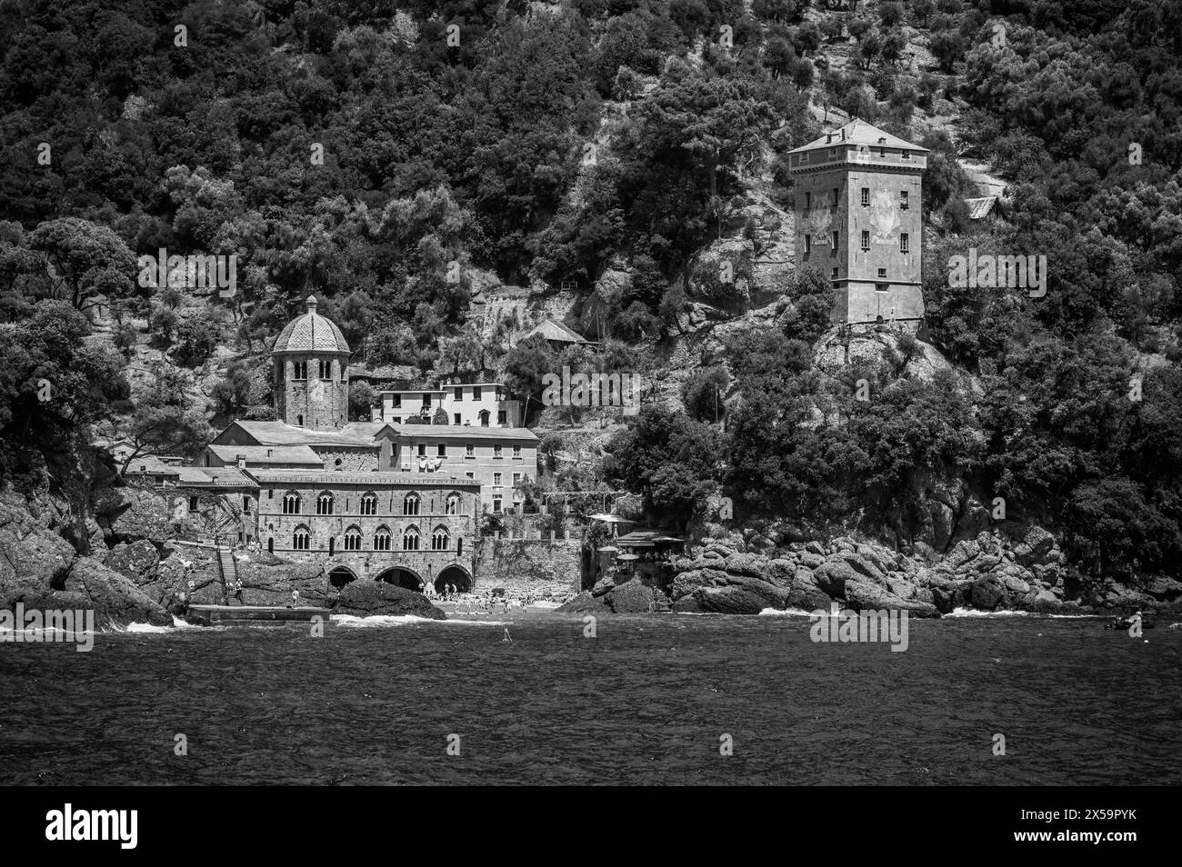 Magie de Ligurie. Des images intemporelles. Ancienne abbaye de San Fruttuoso, baie et bâtiment historique gardé par la FAI. Fonds italien pour l'environnement. Banque D'Images