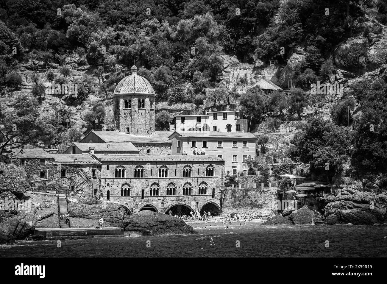 Magie de Ligurie. Des images intemporelles. Ancienne abbaye de San Fruttuoso, baie et bâtiment historique gardé par la FAI. Fonds italien pour l'environnement. Banque D'Images