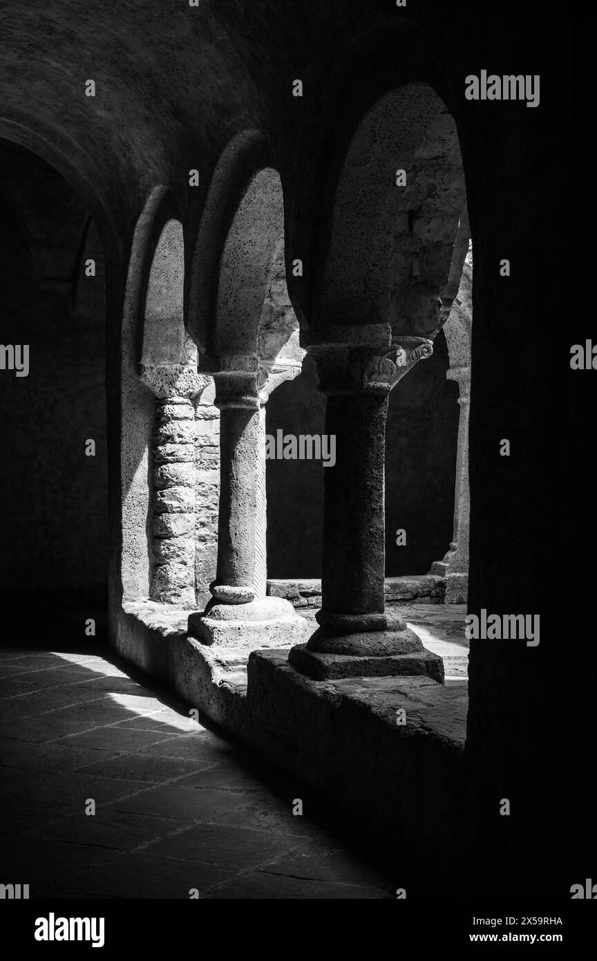 Magie de Ligurie. Des images intemporelles. Ancienne abbaye de San Fruttuoso, baie et bâtiment historique gardé par la FAI. Fonds italien pour l'environnement. Banque D'Images