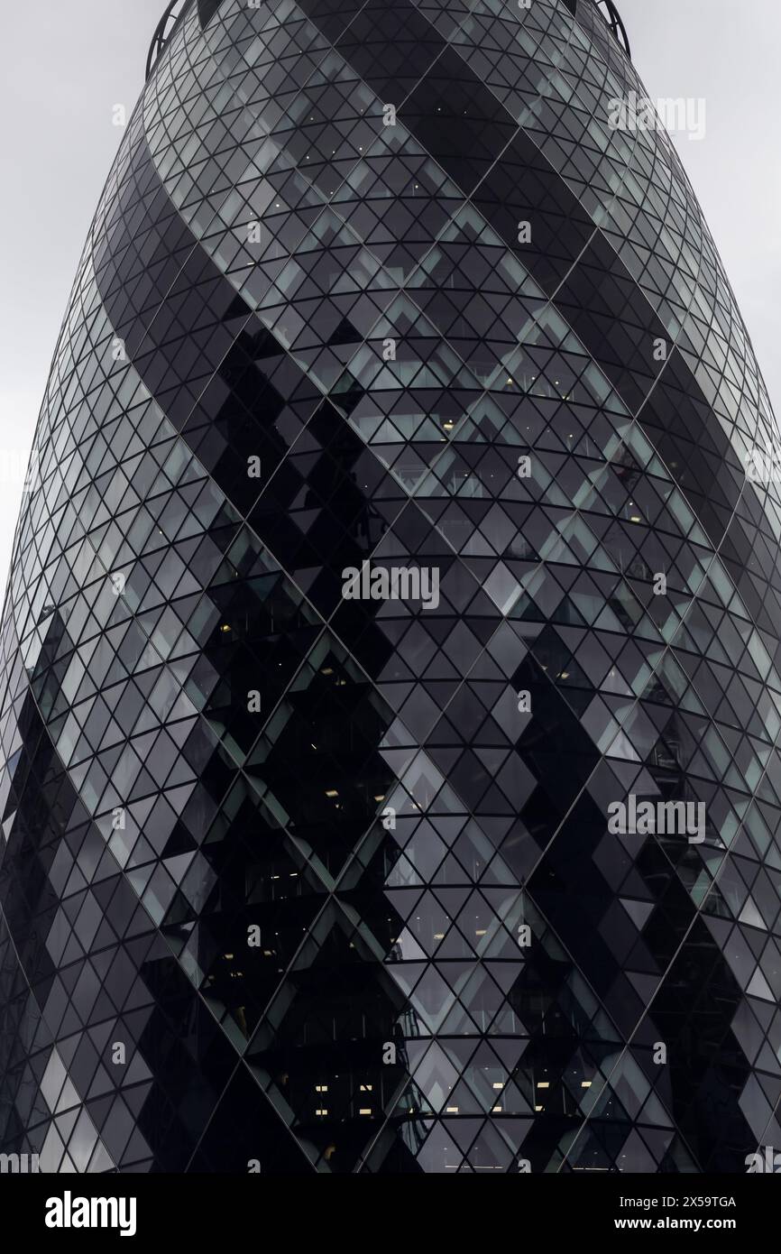 Gros plan du Gherkin Building, 30 St Mary axe, Londres, Royaume-Uni. Banque D'Images