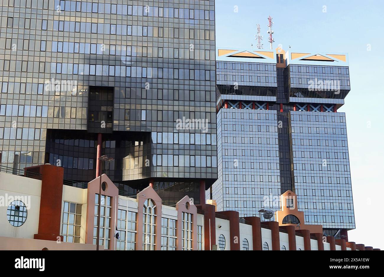 Les immeubles de bureaux et centre commercial d'ing. Duarte Pacheco Avenue, Amoreiras. Lisbonne. Portugal Banque D'Images