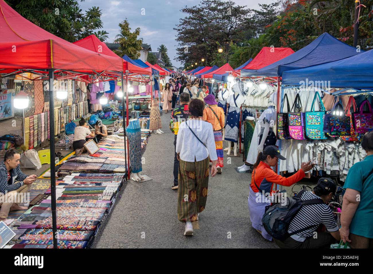 Marché nocturne de Luang Prabang, Laos Banque D'Images