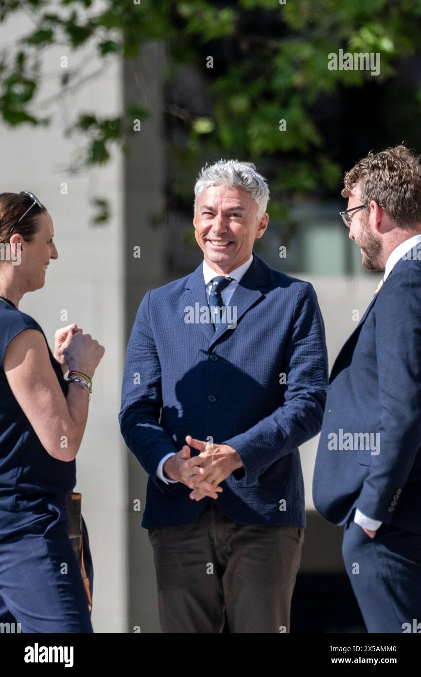 Londres, Royaume-Uni. 8 mai 2024. Jonathan Edwards (C) arrive pour le service du 10e anniversaire des Jeux Invictus à la cathédrale Saint-Paul. Le Prince a co-fondé les Jeux en tant que plate-forme pour les vétérans blessés, malades et blessés afin de présenter leur réadaptation mentale et physique sur la scène mondiale par le sport. Sa visite marque la première fois qu'il se trouve dans le pays depuis sa visite précipitée pour voir le roi en février après le diagnostic de cancer du monarque. Credit : Stephen Chung / Alamy Live News Banque D'Images