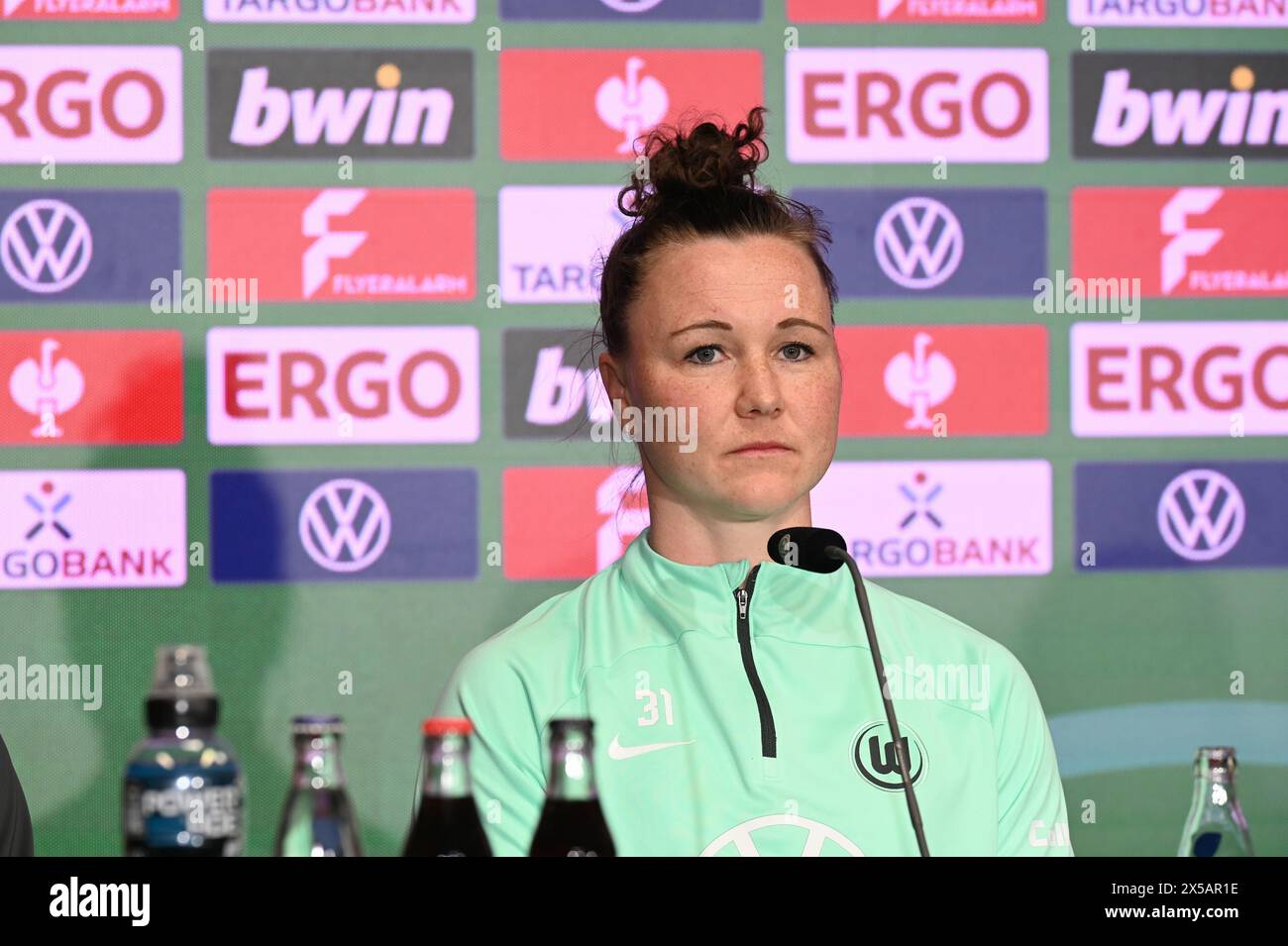 Cologne, Allemagne. 08 mai 2024. Marina Hegering (joueuse VfL Wolfsburg) lors de la conférence de presse finale avant la finale de la DFB Women's Cup 2024 crédit : Horst Galuschka/dpa/Horst Galuschka dpa/Alamy Live News Banque D'Images