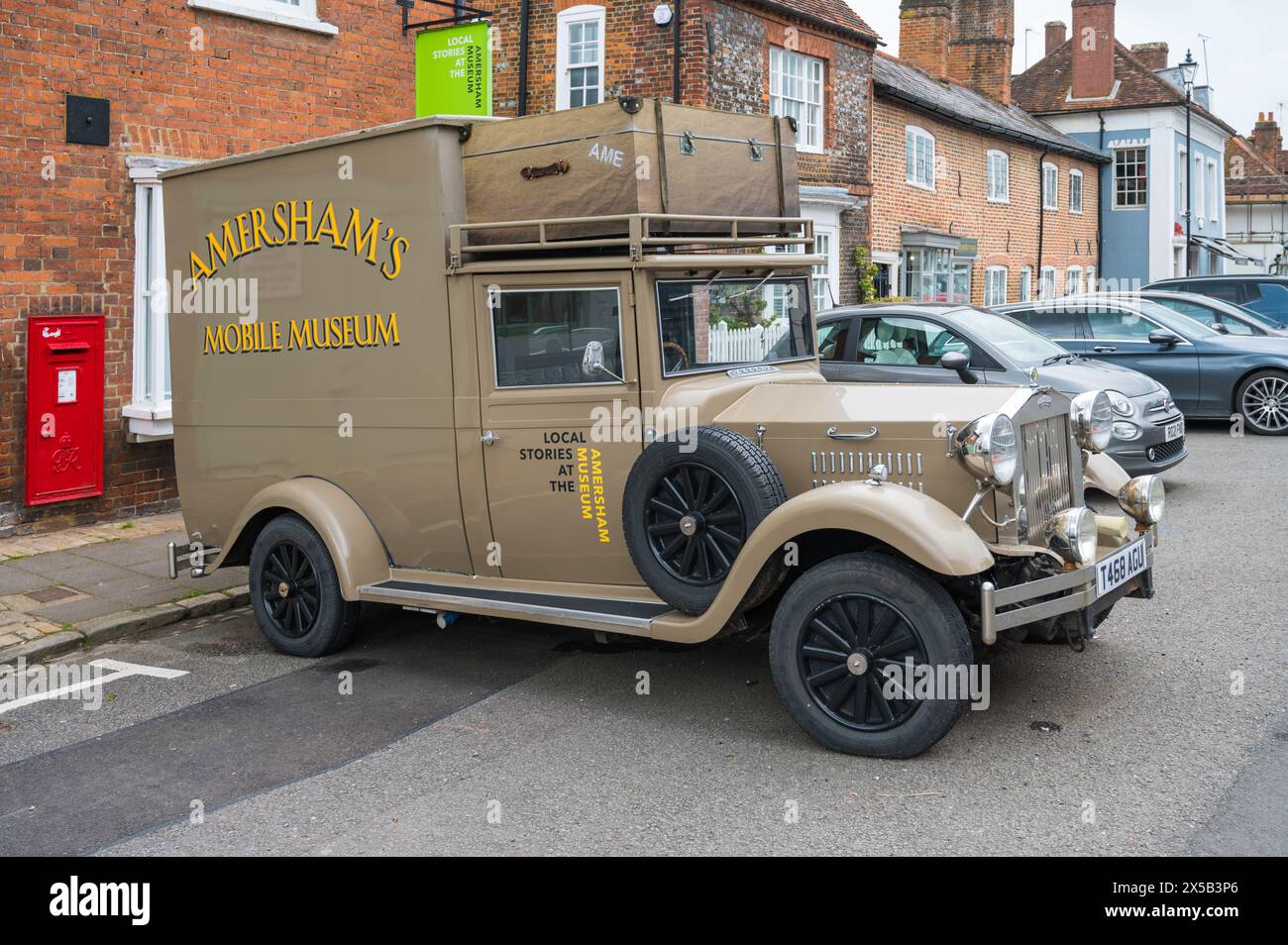 Musée mobile d’Amersham Anthony, un véhicule de style rétro nommé d’après l’ancien président du musée Anthony del Tufo. Amersham Old Town UK Banque D'Images