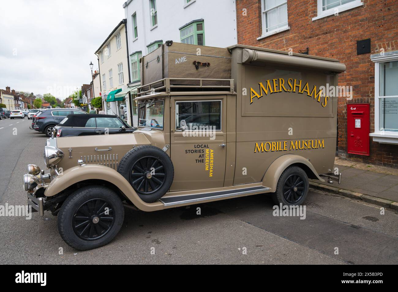 Musée mobile d’Amersham Anthony, un véhicule de style rétro nommé d’après l’ancien président du musée Anthony del Tufo. Amersham Old Town UK Banque D'Images