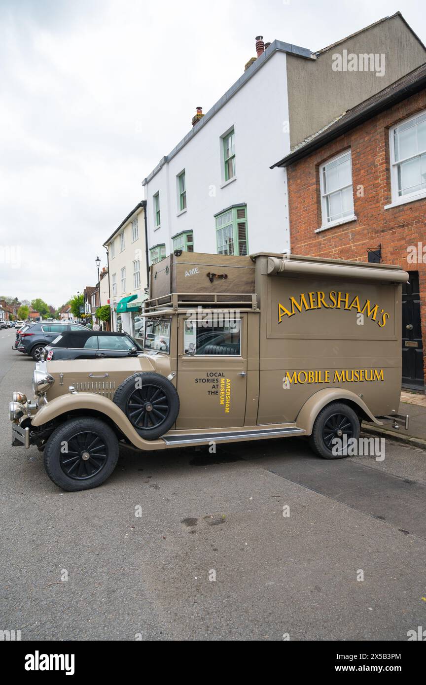 Musée mobile d’Amersham Anthony, un véhicule de style rétro nommé d’après l’ancien président du musée Anthony del Tufo. Amersham Old Town UK Banque D'Images