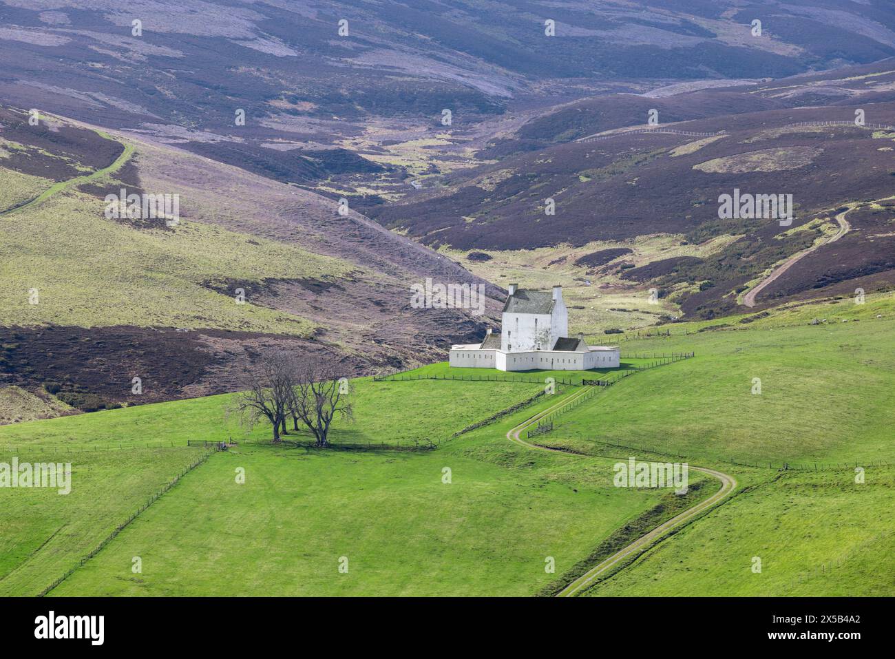 Le château de Corgarff est un château écossais isolé avec un mur d'enceinte en forme d'étoile dans les Cairngorms Highlands, Aberdeenshire, Écosse. Banque D'Images