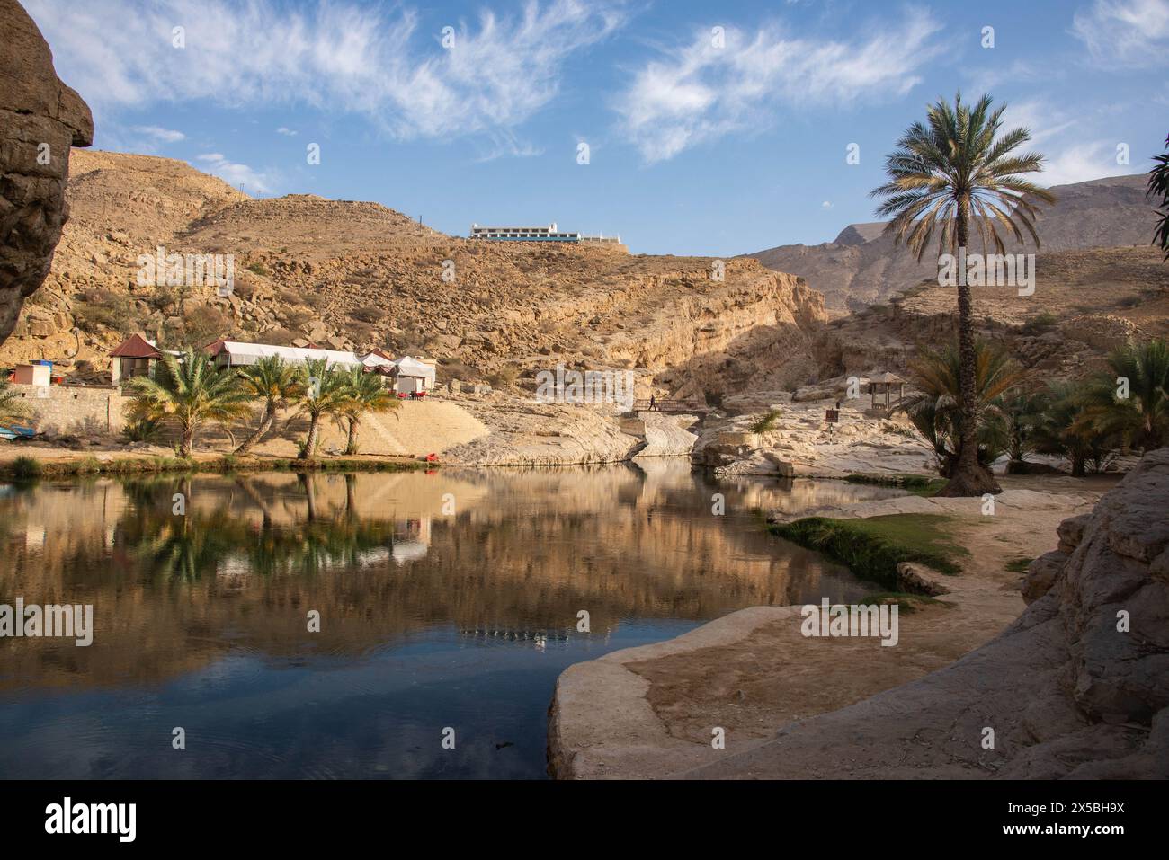 Piscines d'eau dans le canyon, Wadi Bani Khalid, Oman Banque D'Images