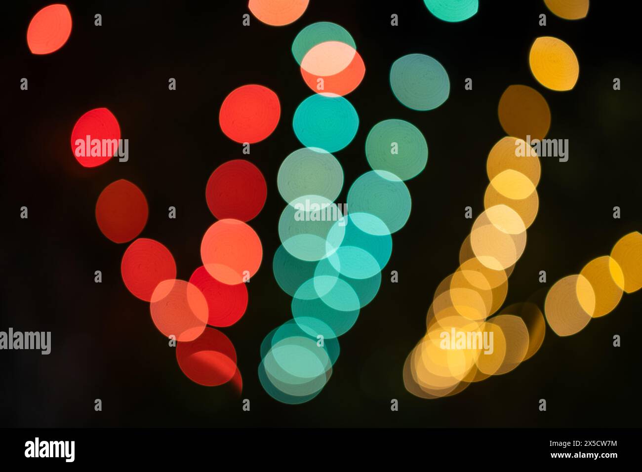 effet bokeh flou de la lumière du ferry de la ville la nuit sous un angle différent Banque D'Images