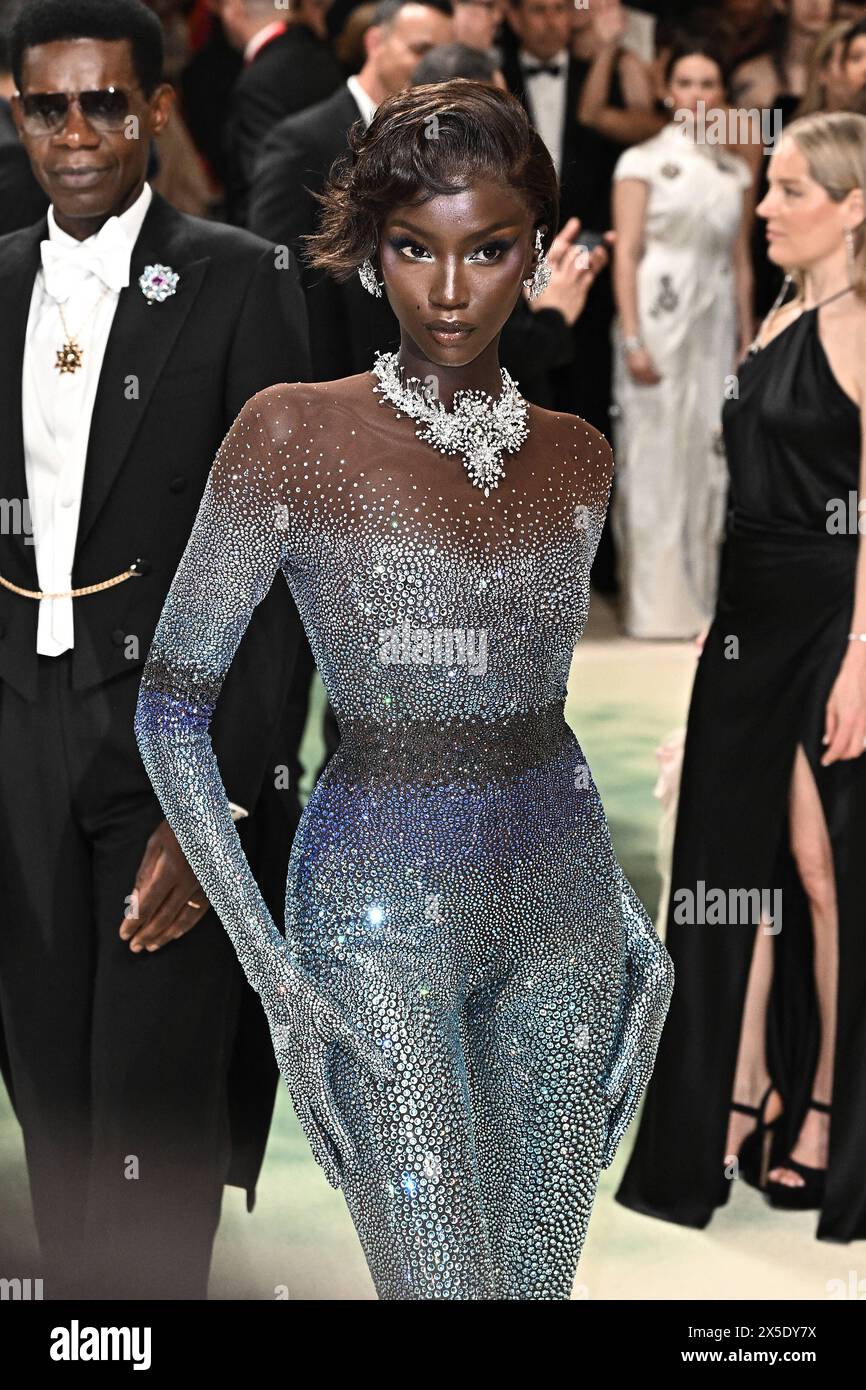 New York, États-Unis. 08 mai 2024. Anok Yai assiste au concours 2024 de l'Institut costume pour 'Sleeping Beauties : Reawakening Fashion' au Metropolitan Museum of Art le 6 mai 2024 à New York, aux États-Unis. Photo de DNPhotography/ABACAPRESS. COM Credit : Abaca Press/Alamy Live News Banque D'Images