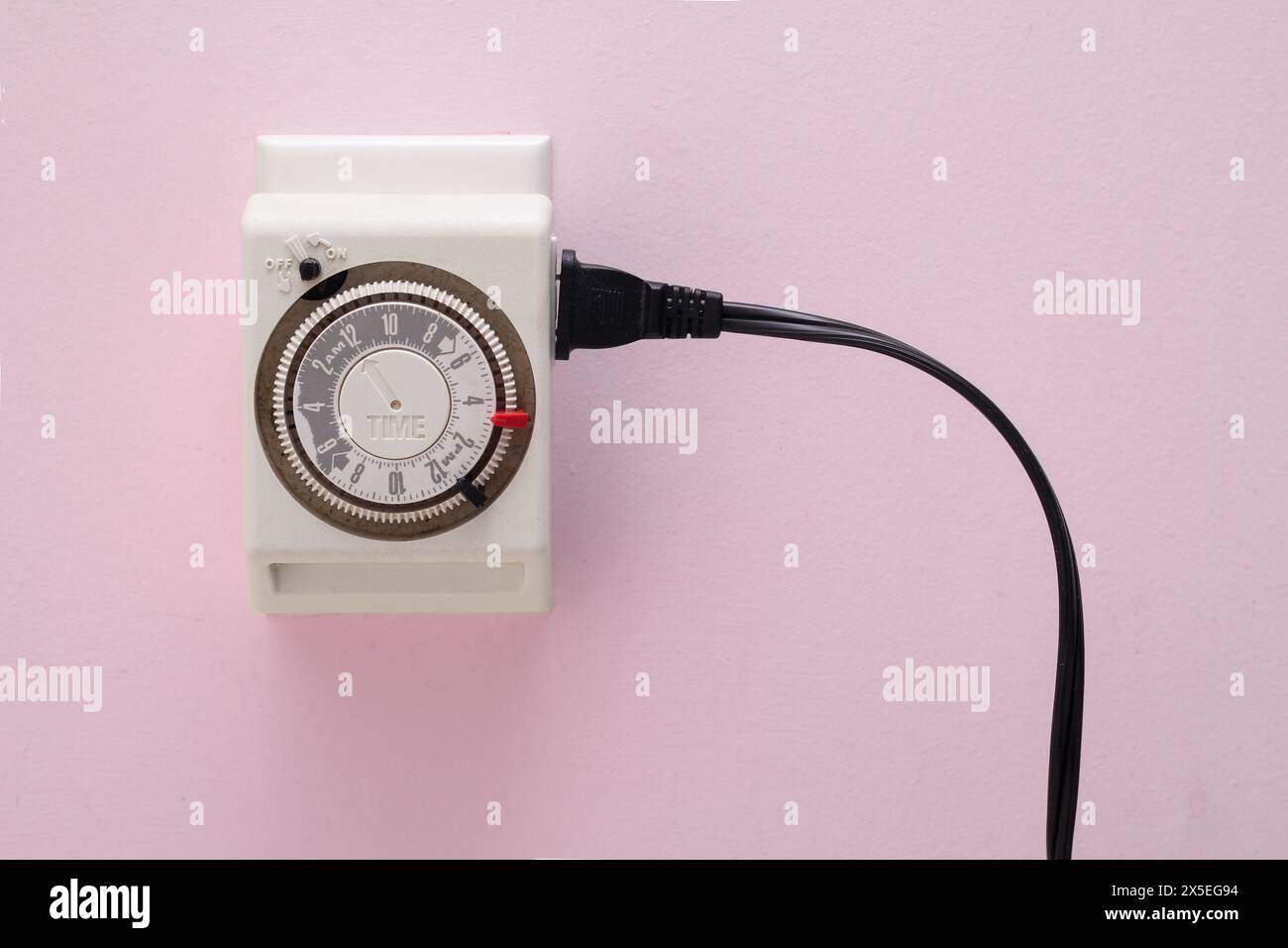 Minuterie de prise électrique et cordon d'alimentation Banque D'Images