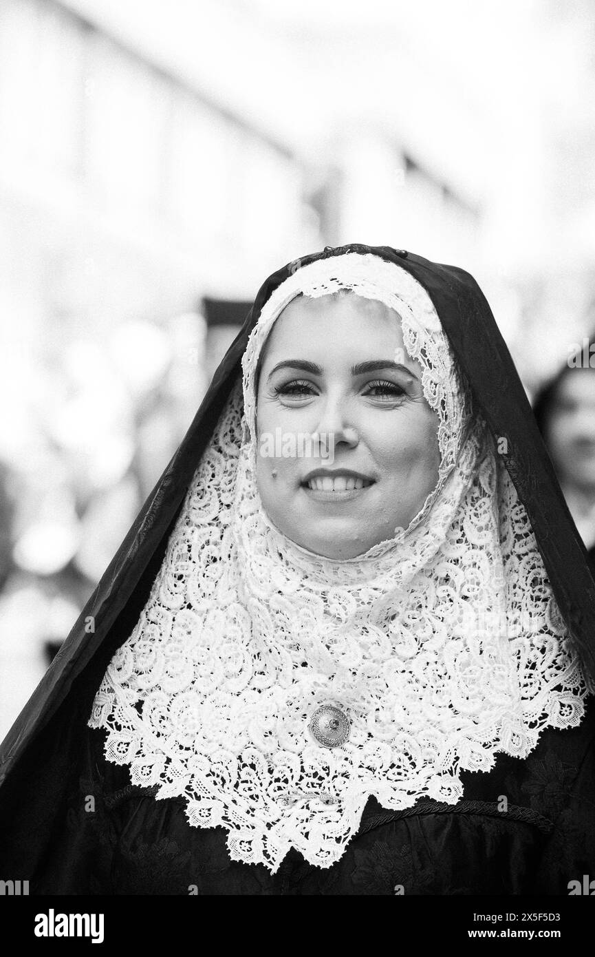 Défilé folklorique italien en Sardaigne Banque D'Images