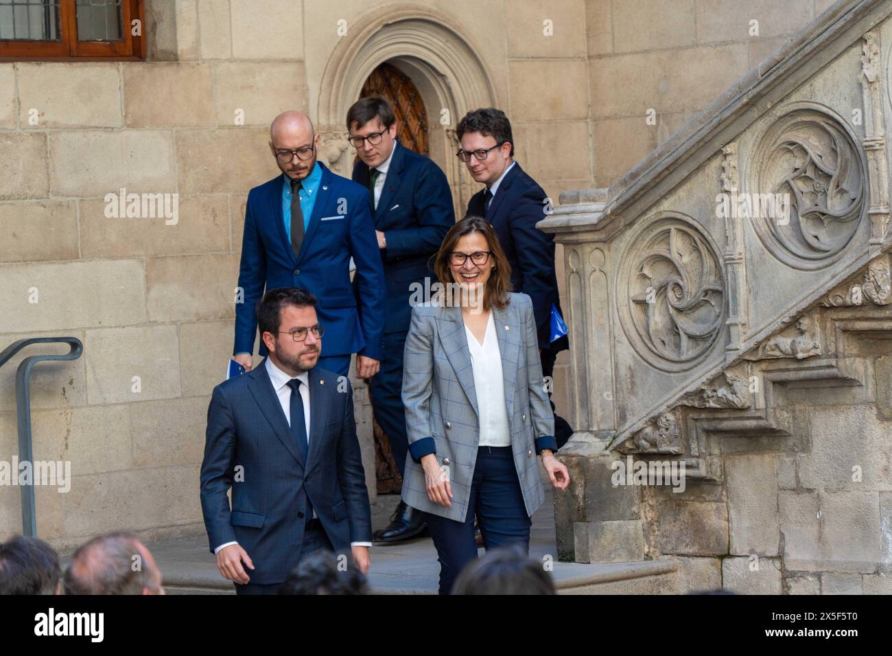 El govern de la Generalitat celea el Día de Europa en el Palau de la Generalitat con el cónsul de Bruselas, el encargado de la sede la UE y el Director de la Comisión Europea en Cataluña. Le gouvernement de la Generalitat célèbre la Journée de l'Europe au Palau de la Generalitat avec le consul de Bruxelles, le représentant du siège de l'UE et le directeur de la Commission européenne en Catalogne. Sur la photo : pere aragones, MERITXELL SERRET News Politics -Barcelone, Espagne jeudi 9 mai 2024 (photo par Eric Renom/LaPresse) Banque D'Images