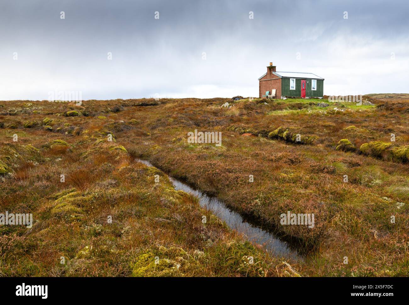 Une maison croft sur la lande dans l'île de Lewis, Hébrides extérieures, Écosse Banque D'Images