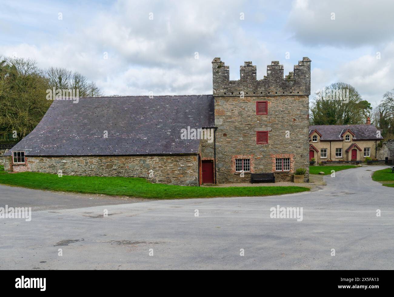 Comté de Castleward en Irlande du Nord 15 mars 2024 - hors-bâtiments et chalet dans le vieux Castleward près de Strangford Banque D'Images