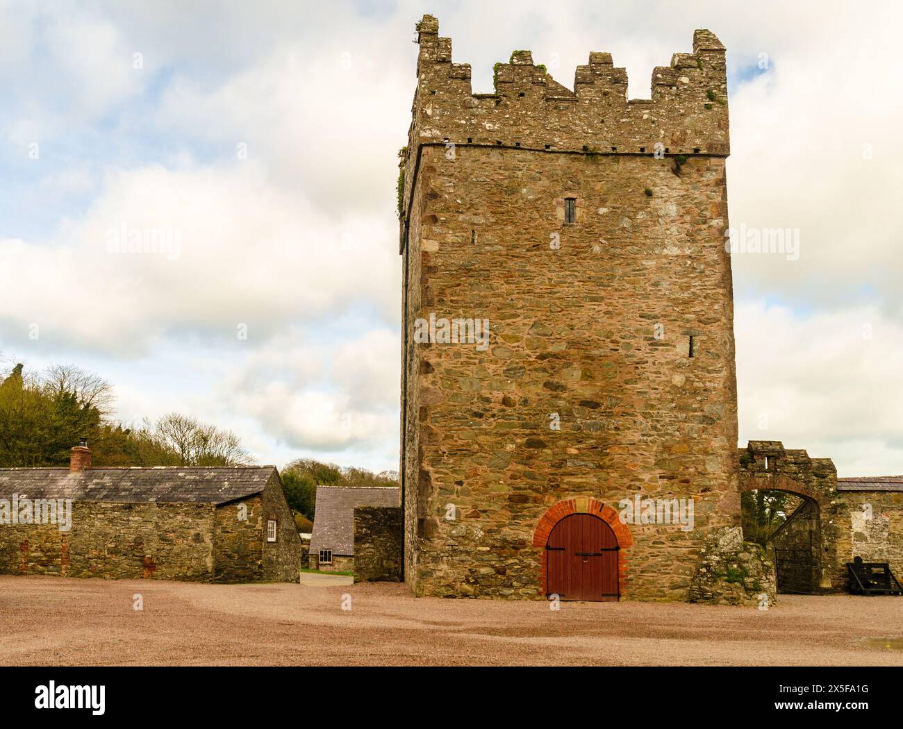 Comté de Castleward en Irlande du Nord 15 mars 2024 - Tower House dans le Old Castleward Grounds autrefois utilisé dans une série télévisée Banque D'Images