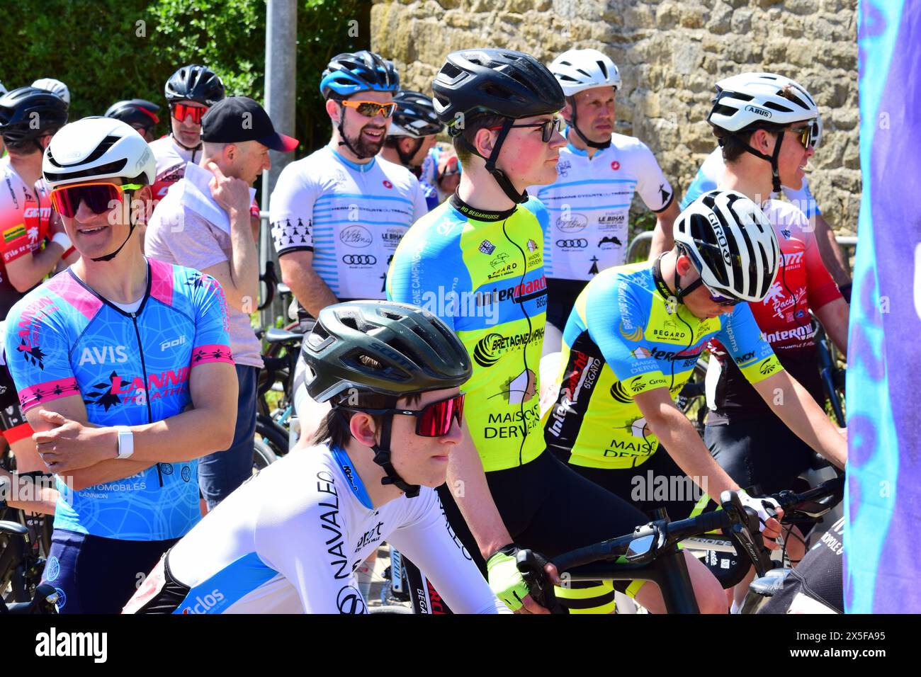 Vélo course Bolazec, Finistère, France, circuit du Serpent, la course cycliste de Bolazec, course de velo, 9 mai 2024 Banque D'Images