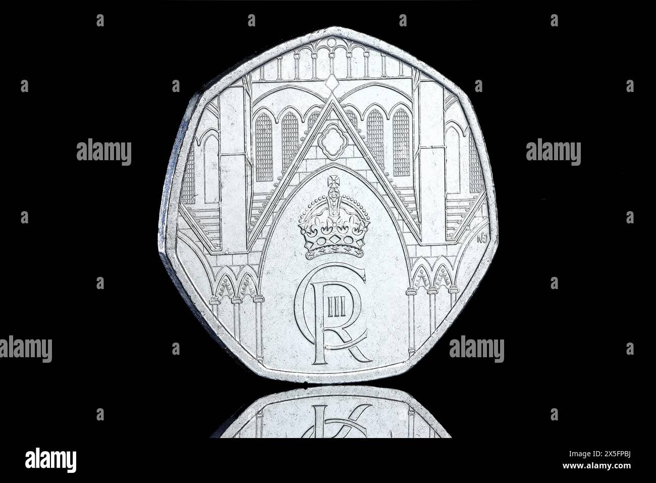 2023 50p pour commémorer le couronnement du roi Charles III Banque D'Images