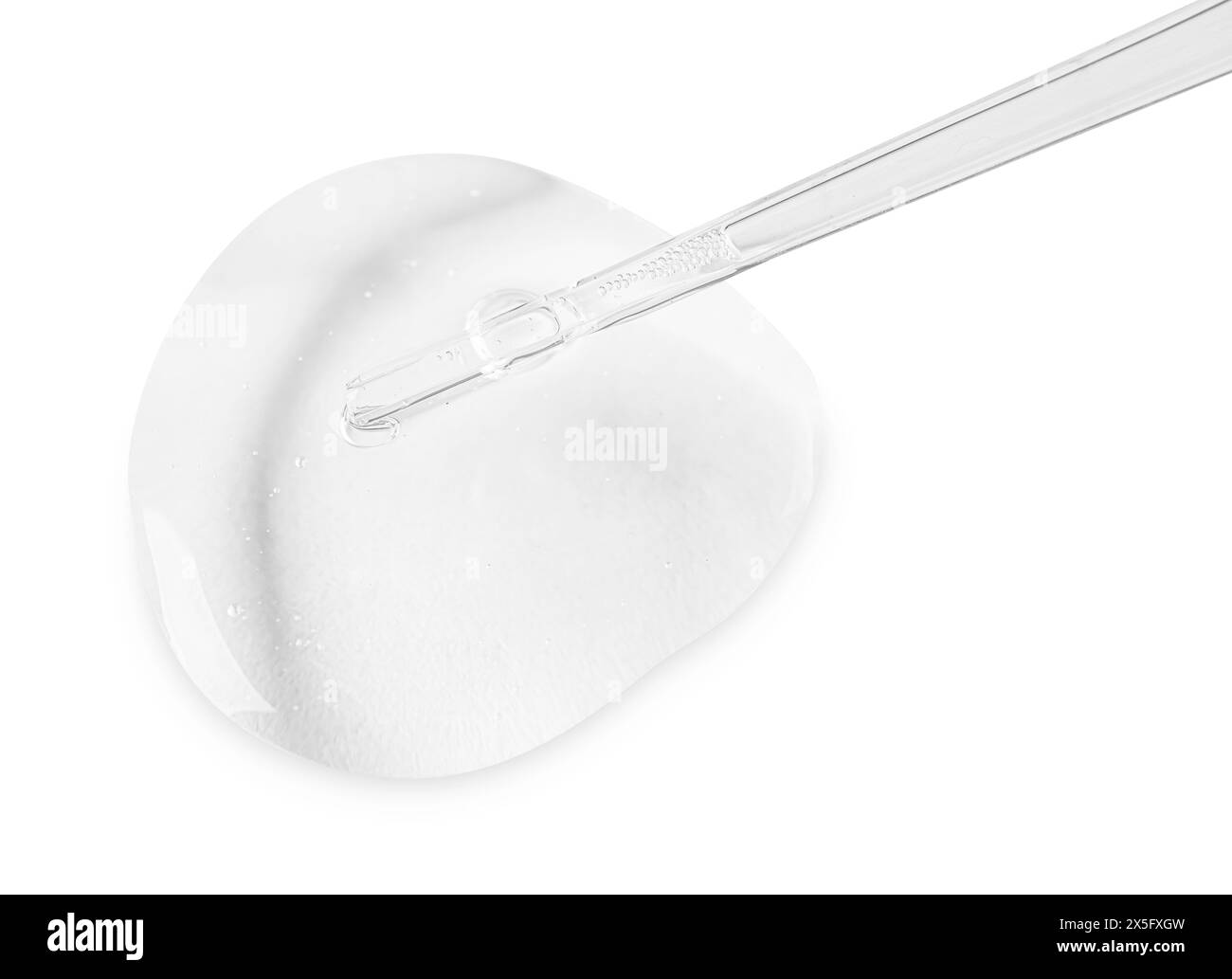 Pipette en verre et liquide transparent isolé sur blanc Banque D'Images