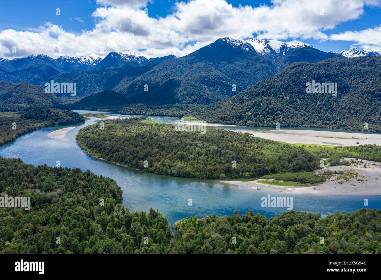 Vue aérienne de la rivière Rio Palena entre la Junta et Raul Marin Balmaceda, Patagonie, Chili Banque D'Images