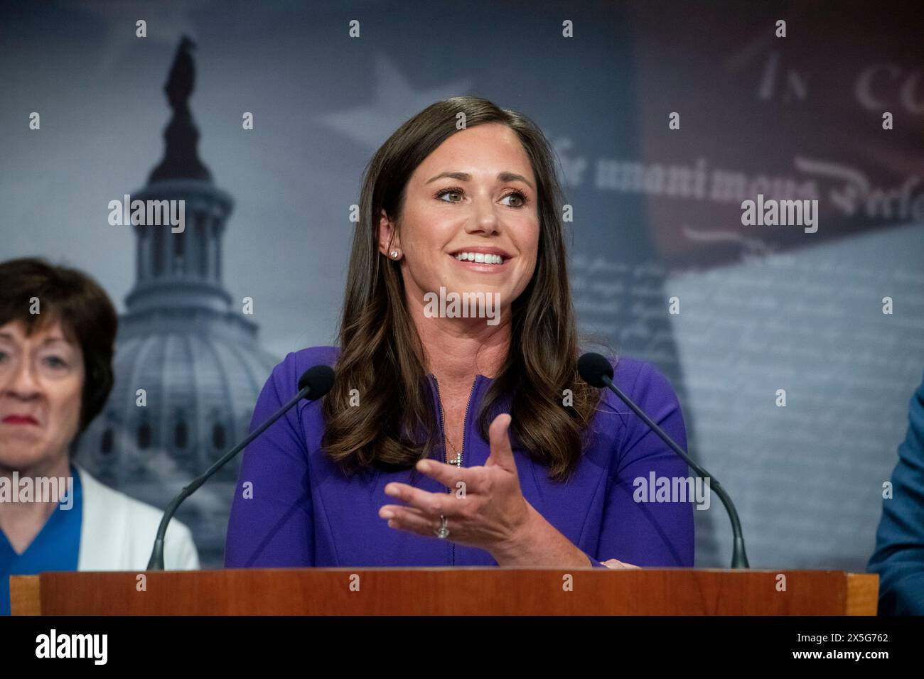 La sénatrice américaine Katie Britt (républicaine d’Alabama) prononce des remarques sur une résolution condamnant la restriction des armes pour Israël par l’administration Biden, lors d’une conférence de presse au Capitole américain à Washington, DC, jeudi 9 mai 2024. Crédit : Rod Lamkey/CNP Banque D'Images