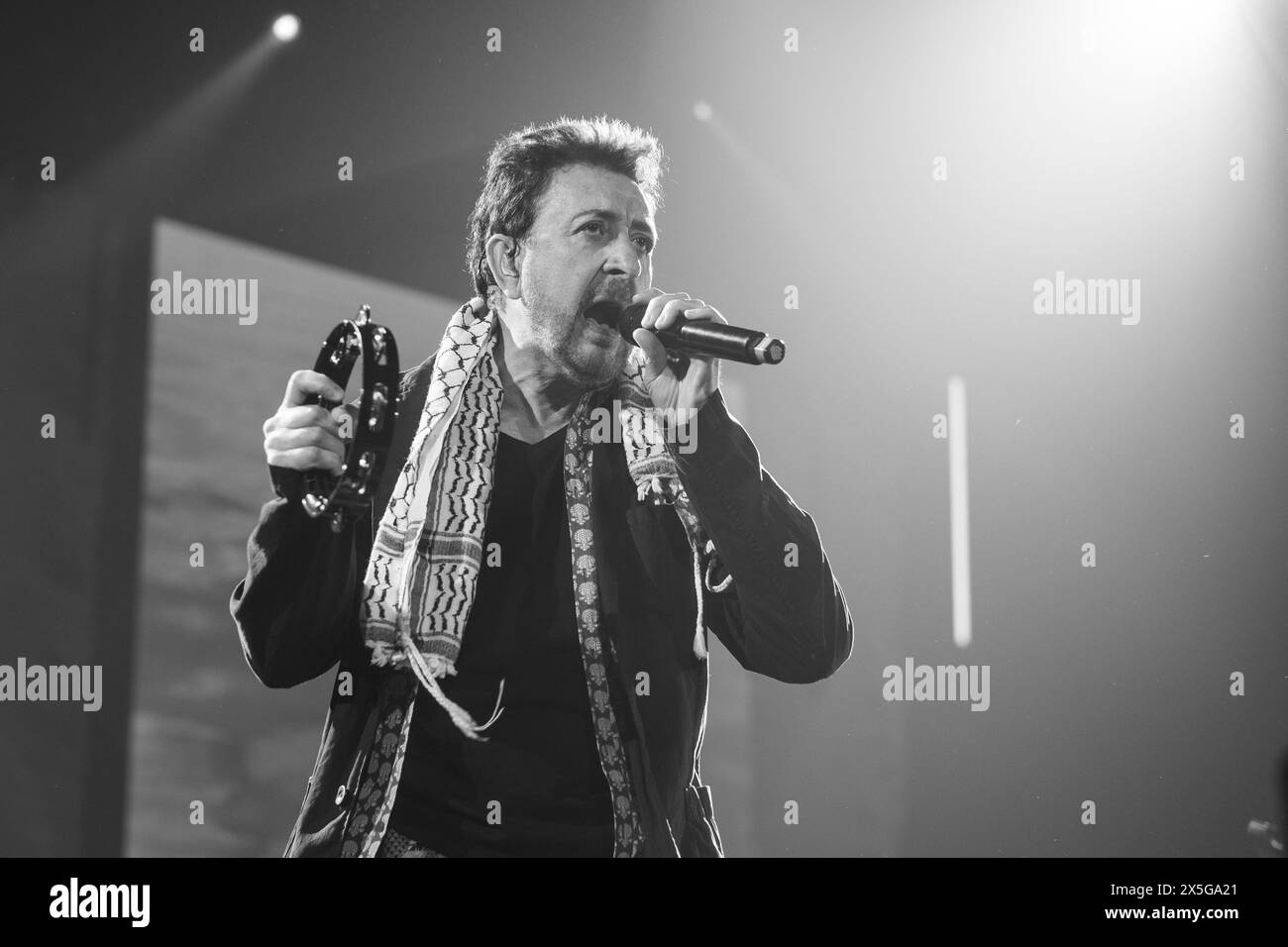 Le chanteur espagnol Manolo García se produit sur scène au Wizink Center le 9 mai 2024 à Madrid, en Espagne. Banque D'Images